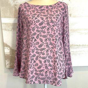Ann Taylor Floral Peasant Blouse with flowy sleeves (lilac/black)